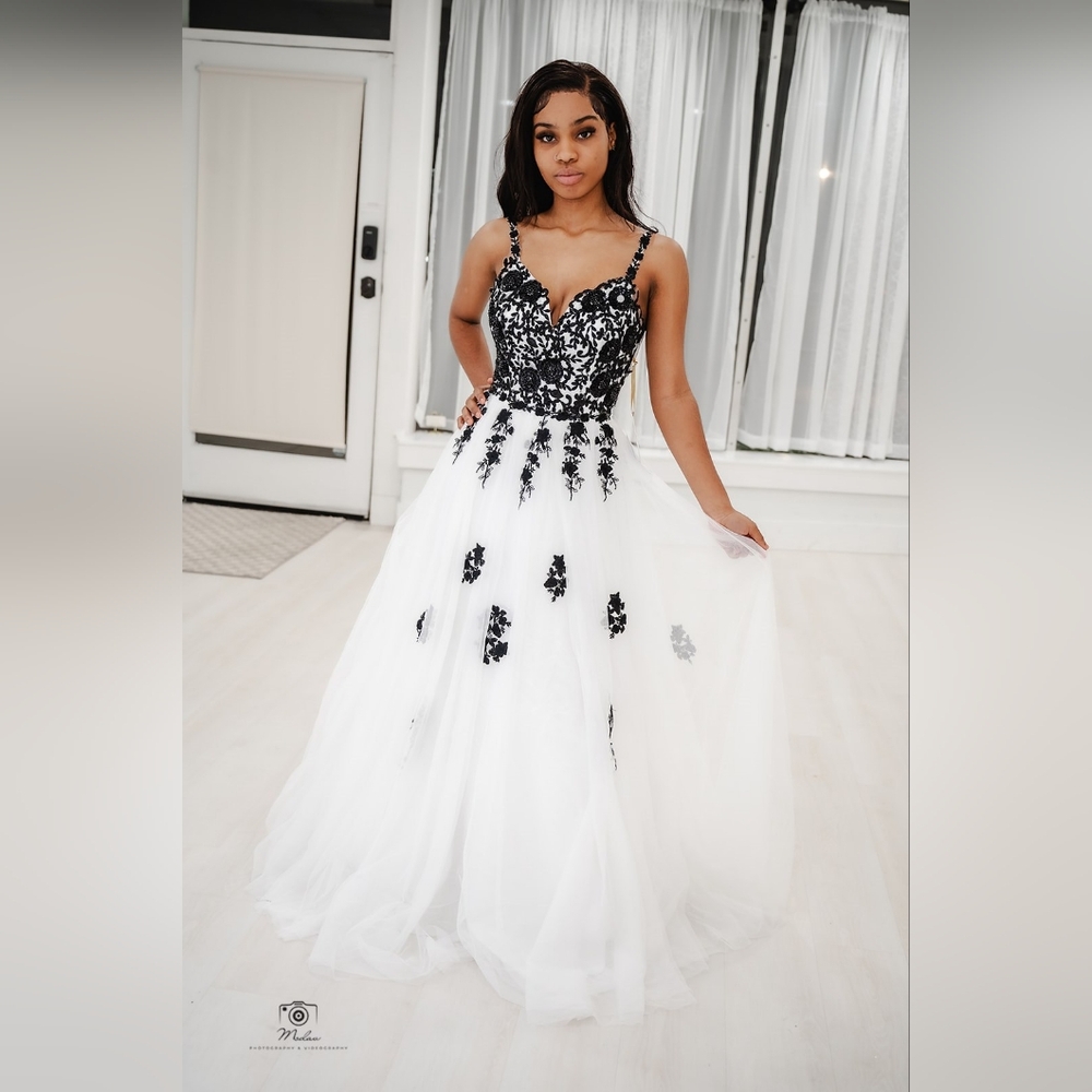 TLC SAY YES TO THE PROM Juniors' Tulle Embroidered Evening Dress